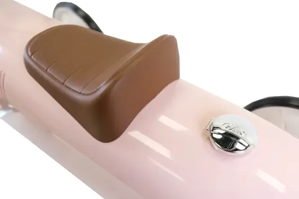 Bruin zadel en tankdopje