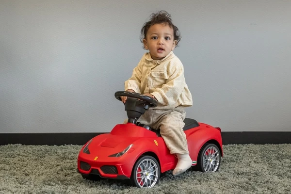 D'lehson is 1 jaar en 72 cm lang