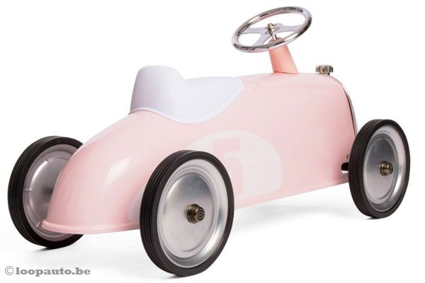 Het formaat van de De XL Rider Petal Pink is 87x38x41 cm (lxbxh)