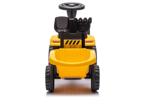 Aanhanger met schep en hark