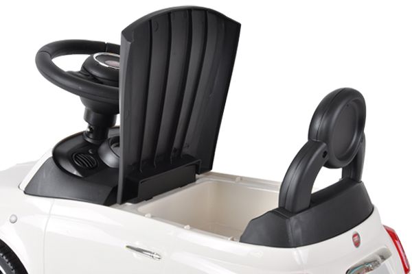 Bergruimte onder de zitting.