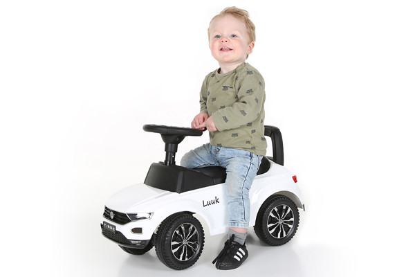 James is 16 maanden oud.