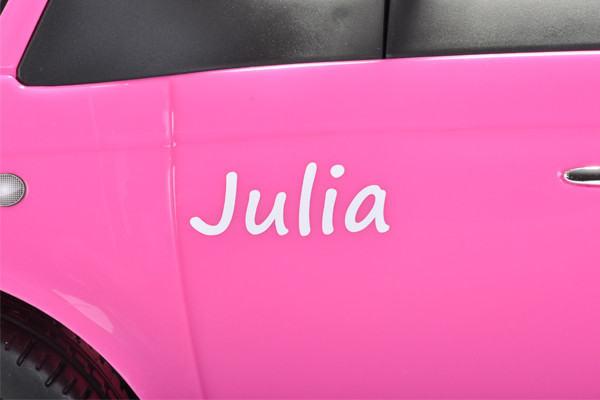 Witte naamsticker voor de roze Fiat 500.