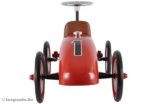 Kunststof zitting op 28 cm zithoogte.