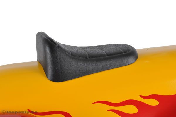 Kunststof zitting op 25 cm hoogte.