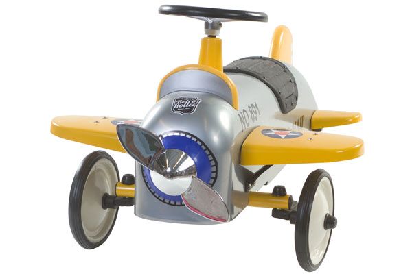 Dankzij de rubberen banden om de metalen wielen is hij nauwelijks hoorbaar.