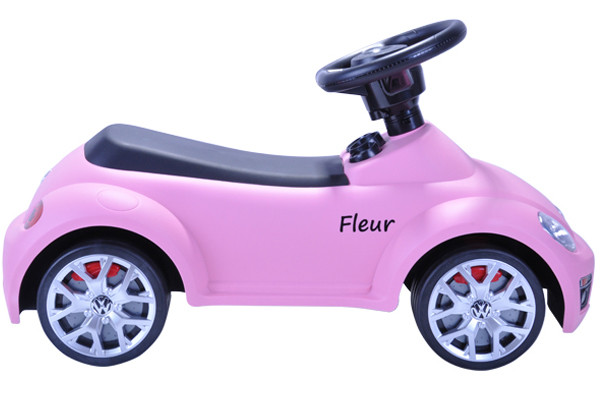 De Volkswagen ziet er met deze sticker nóg leuker uit.