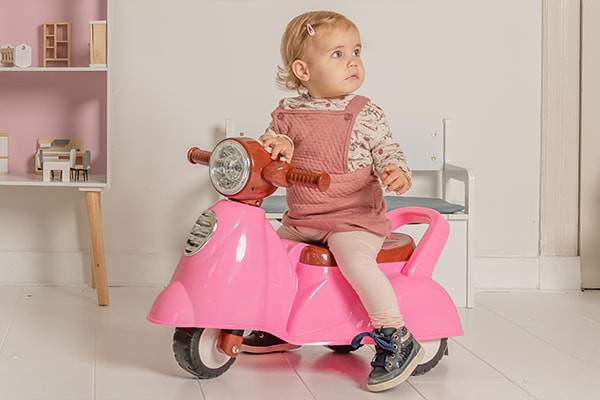 Stoere roze scooter